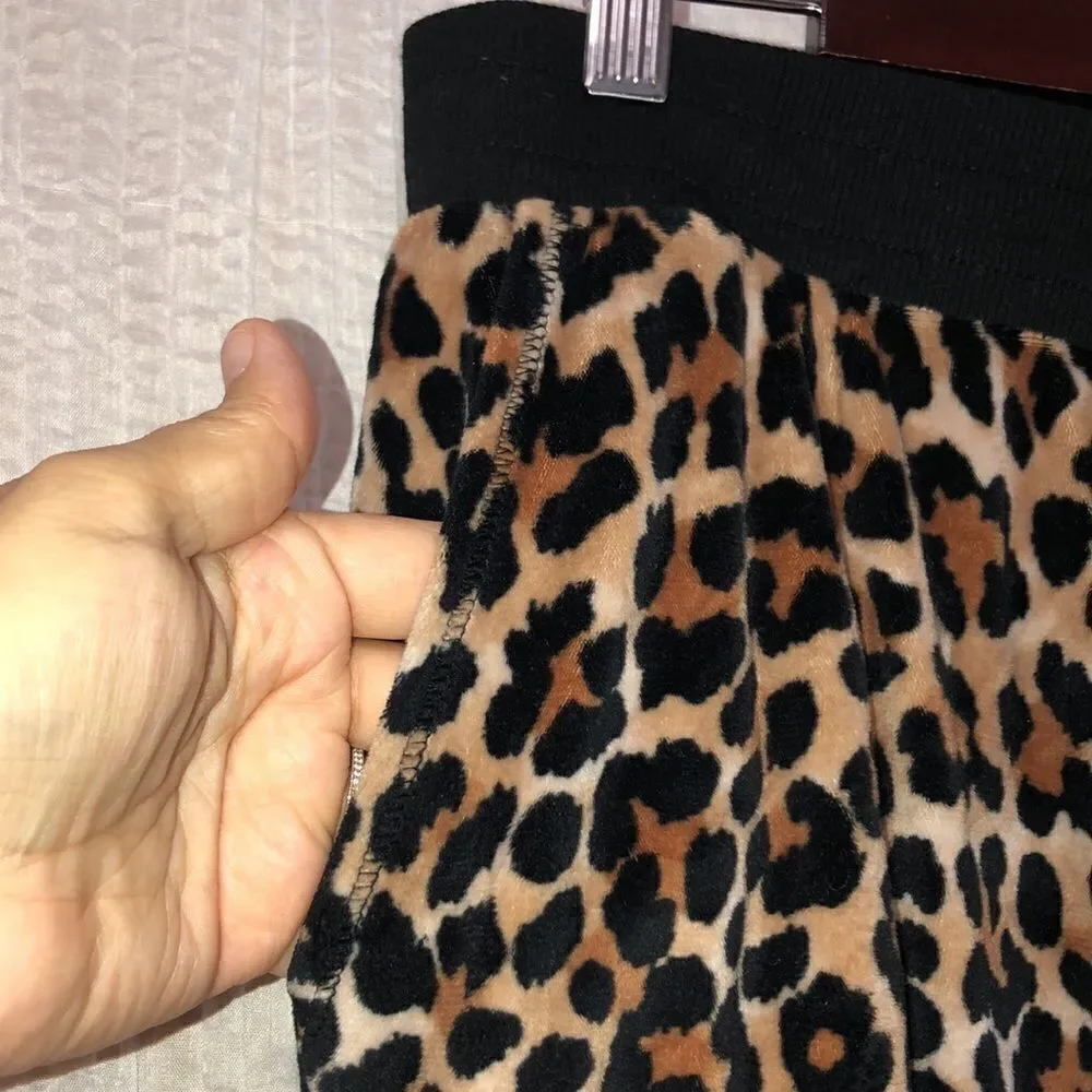 Secret Treasures M Sleepwear Lounge Velour Leopard Print Top & Bottom Set